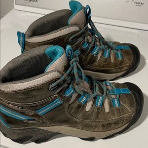 Keen Gray and Teal Women's Ankle Hiking Boots size 8